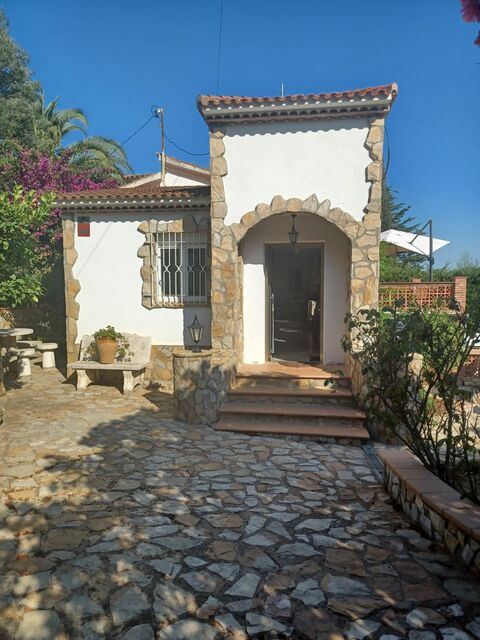 PLEASANT 3 BEDROOM HOUSE IN PALS, PANORAMIC VIEWS OF THE SEA, swimming pool, heating, comfort and charm for year round living.