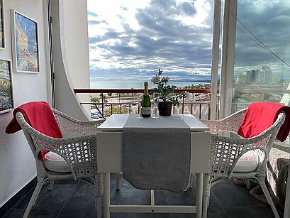 RENOVATED STUDIO WITH SEA VIEW ON THE BEACH OF EMPURIABRAVA WITH ELEVATOR and in the center of everything.