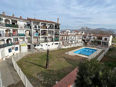 OFFER. ONE BEDROOM APARTMENT TO RENOVATE with community pool and garden.