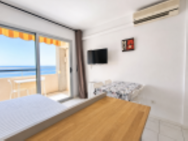 CON LICENCIA TUR&Iacute;STICA HUTG, ESTUDIO CABINA CON VISTA AL MAR, A 50 M DEL CENTRO Y DE LA PLAYA D' EMPURIABRAVA. CON APARCAMIENTO SUBTERR&Aacute;NEO.
