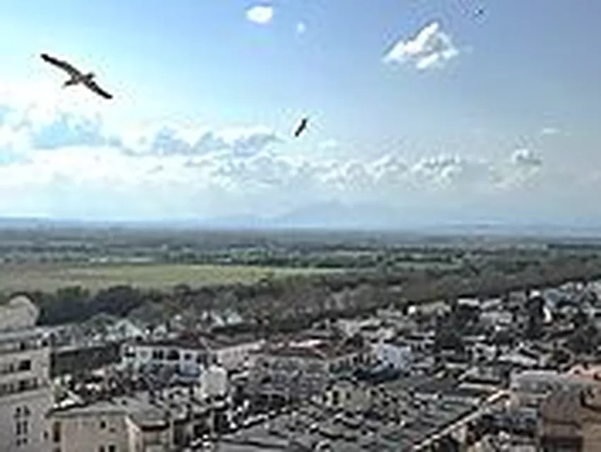 WOHNUNG MIT 2 SCHLAFZIMMERN IN GUTEM ZUSTAND, 50 M VOM STRAND UND DEM ZENTRUM VON EMPURIABRAVA ENTFERNT.