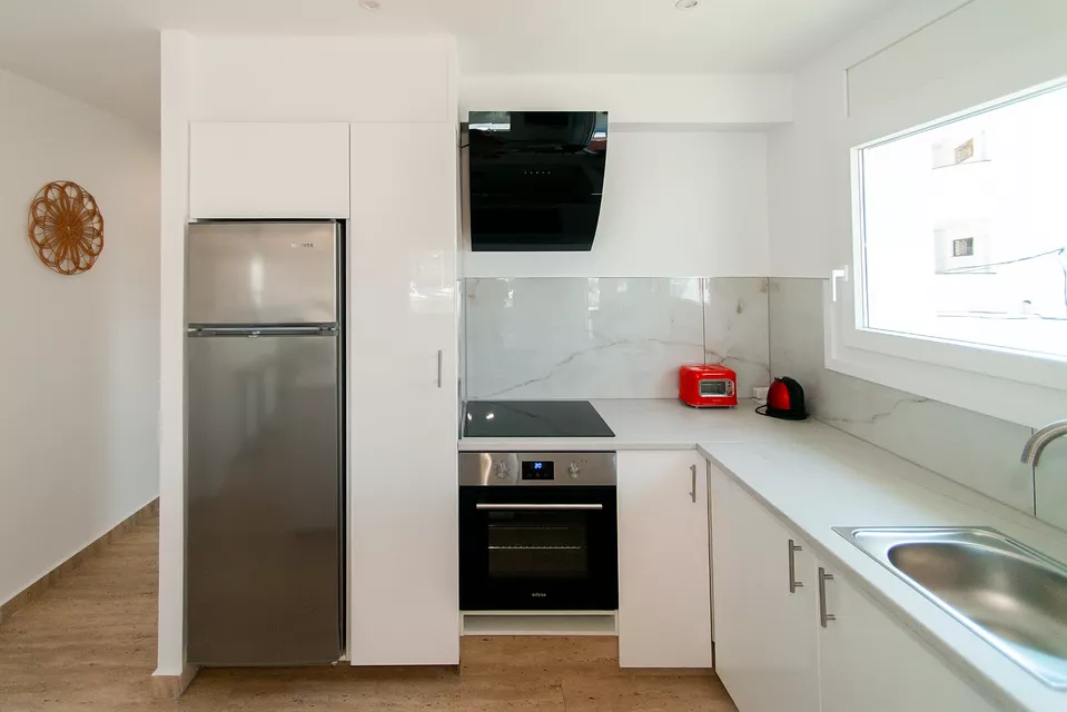 NEU, EXKLUSIVITÄT. MIT TOURISTISCHER LIZENZ UND AUFZUG, 1-ZIMMER-RENOVIERTE WOHNUNG IM ZENTRUM, RUHIGE LAGE, AUSSERGEWÖHNLICHEM BLICK AUF DEN KANAL