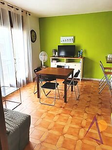 EXCLUSIVITÂT 1-ZIMMER-WOHNUNG in Sackgasse 1 km vom Zentrum und dem Strand, eine Minute zu Fuß von der Hauptkanalshow entfern
